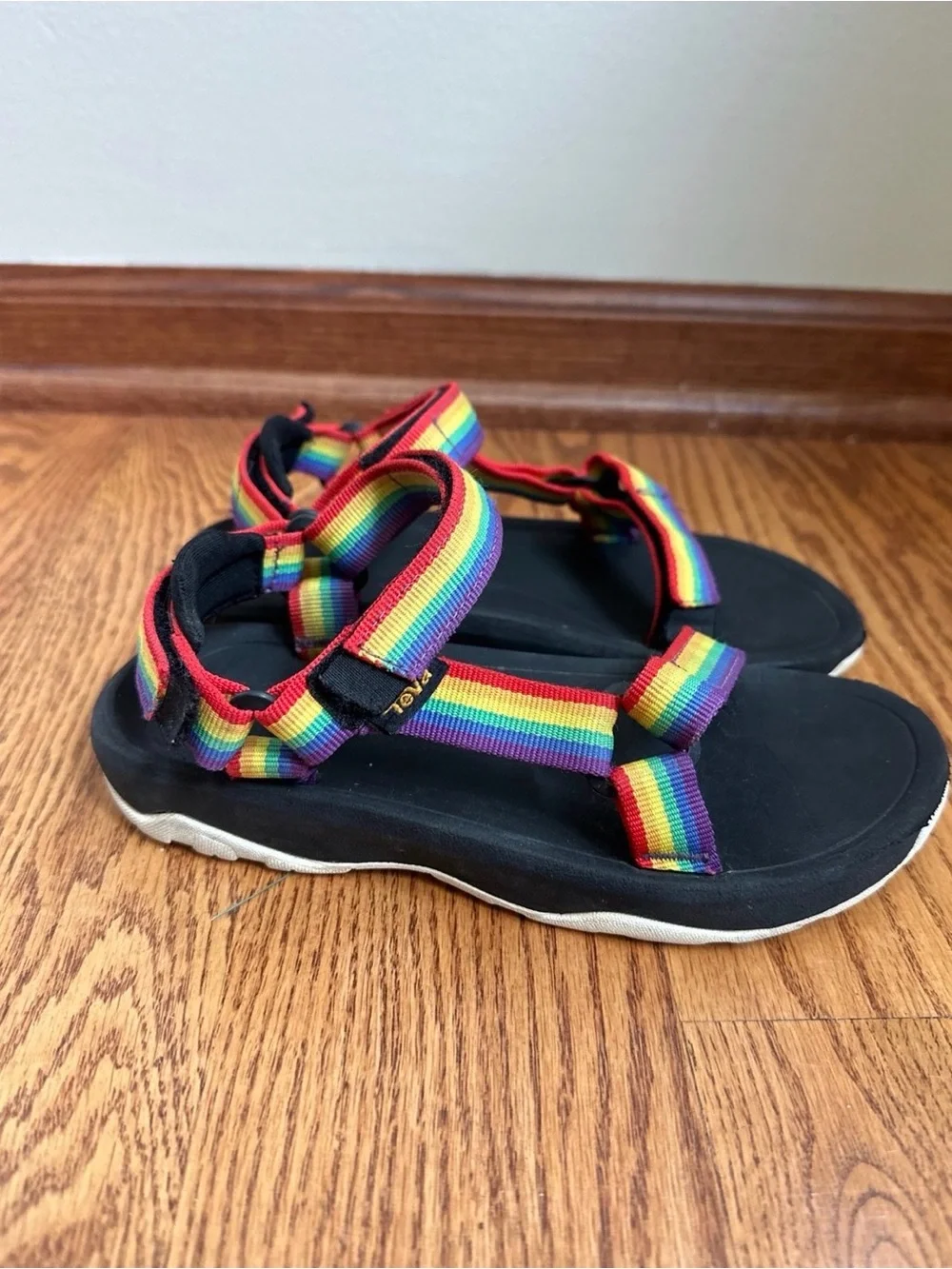 TEVA Hurricane XLT Sandals Kids Size 2 Rainbow